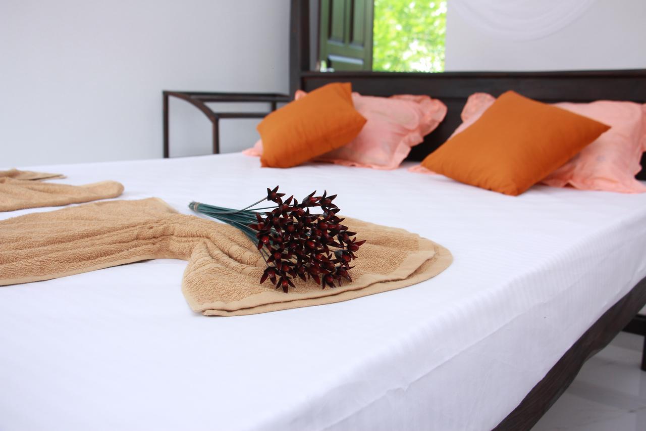Hotel Mirissa White Plaza Esterno foto